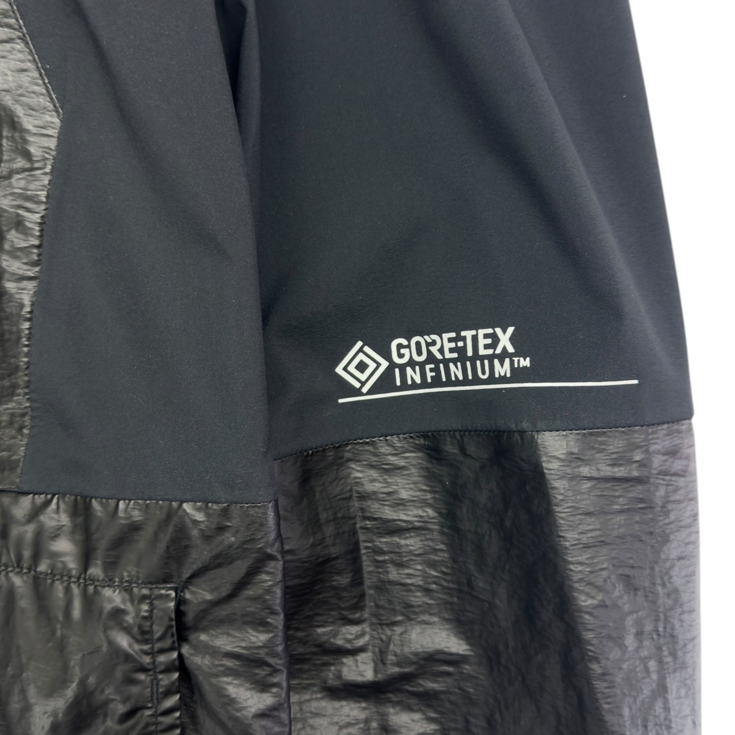 C.P. Company Gore-Tex Infinium Goggle Jacket - Black