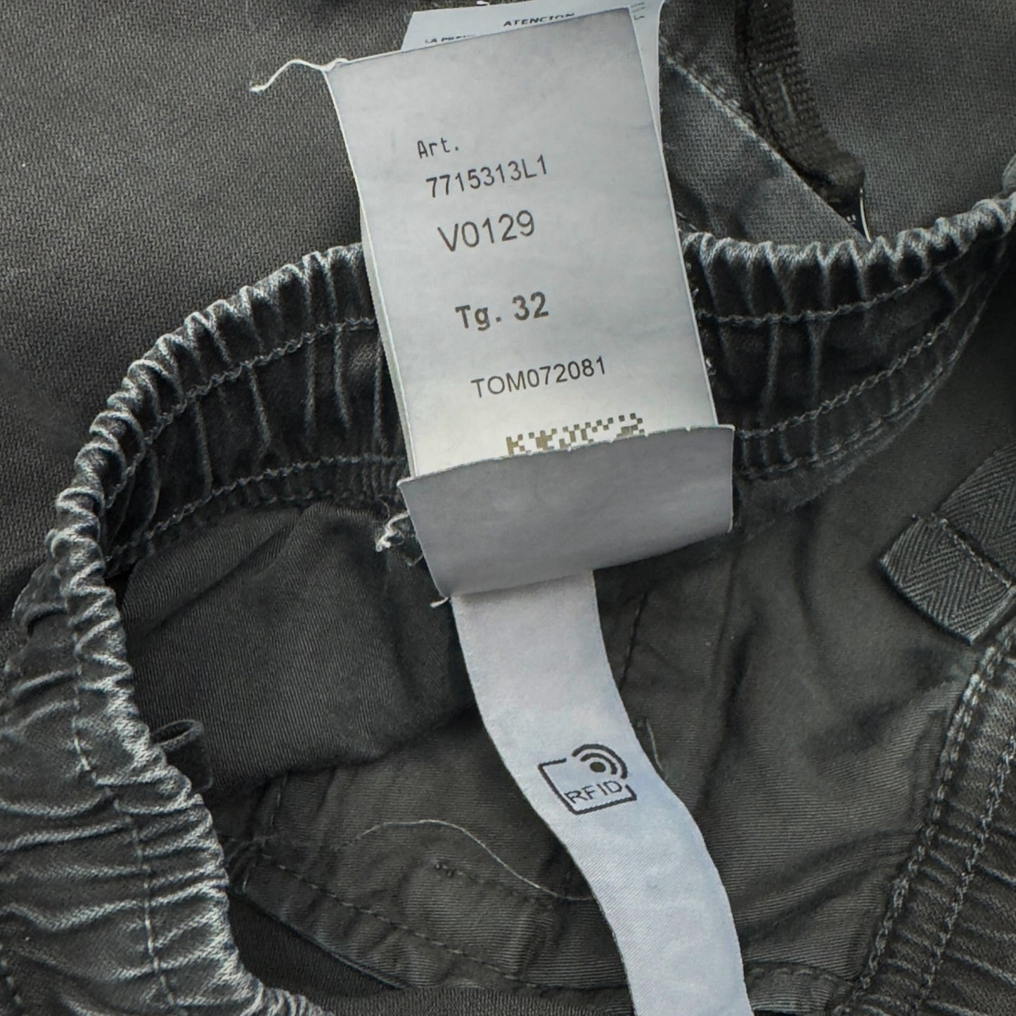 A/W 22 Stone Island Old Effect Cotton Cargo Trousers 32 RE-T - Black