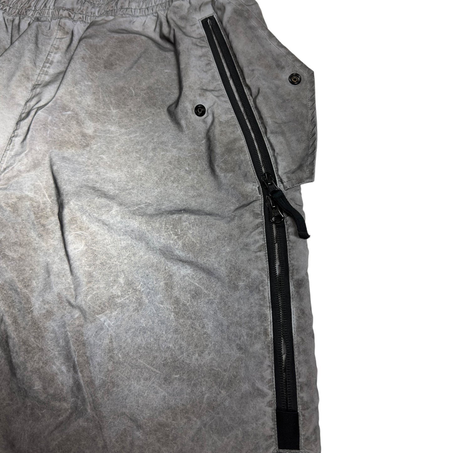 S/S 20 Stone Island Dust Plated Reflective Shorts
