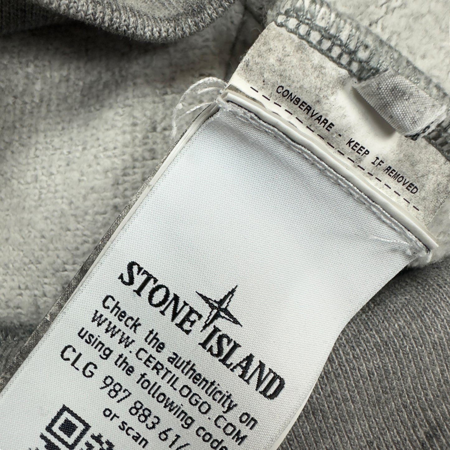A/W 20 Stone Island Dust Colour Treatment Hoodie