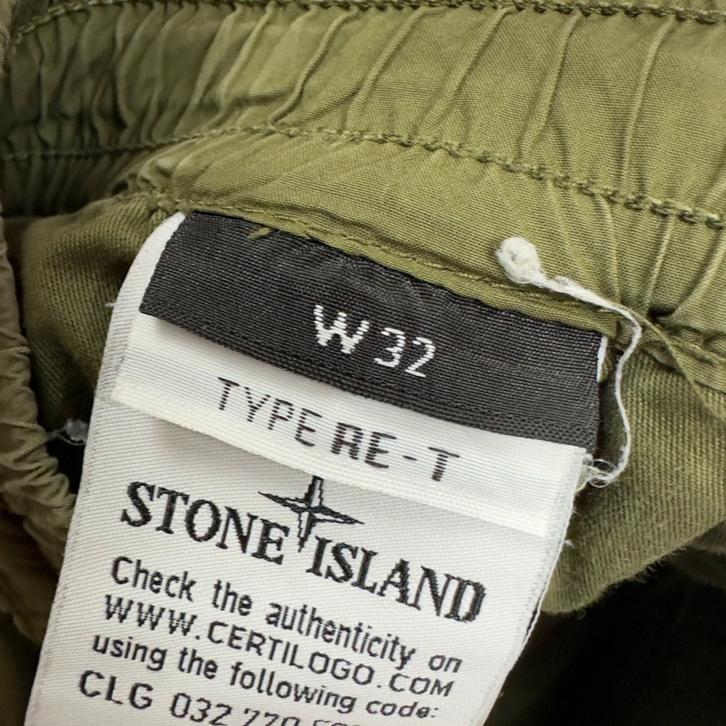 S/S 21 Stone Island Stretch Cotton Cargo Shorts