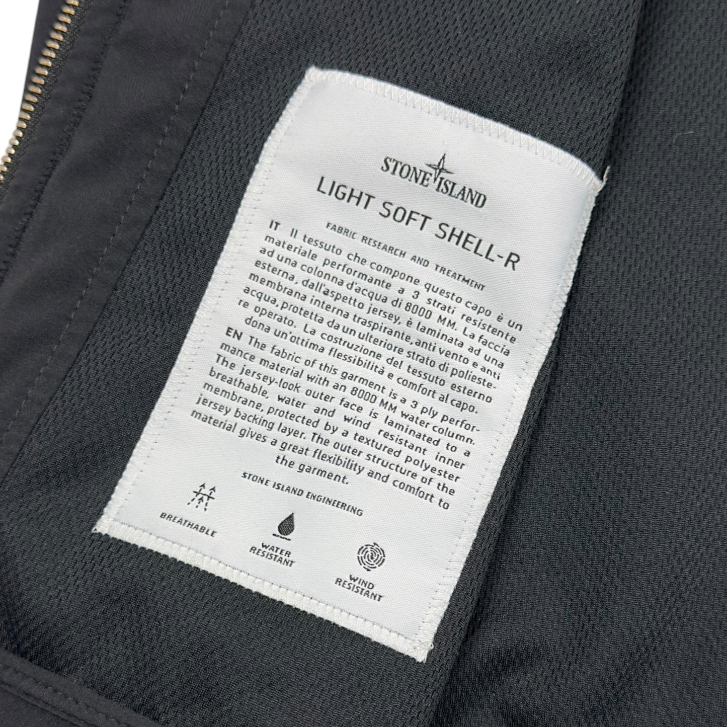S/S 18 Stone Island Light Soft Shell - R