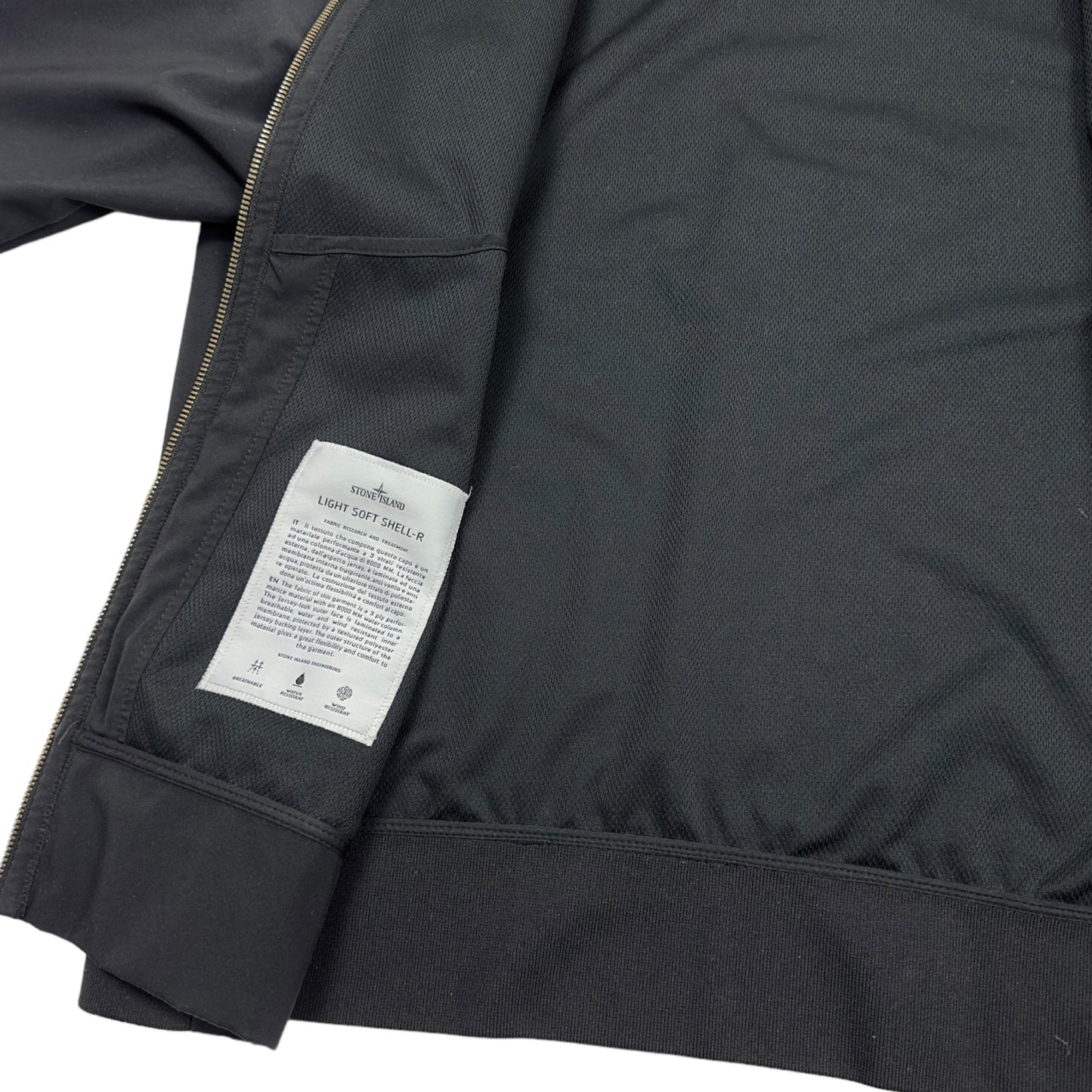 S/S 18 Stone Island Light Soft Shell - R