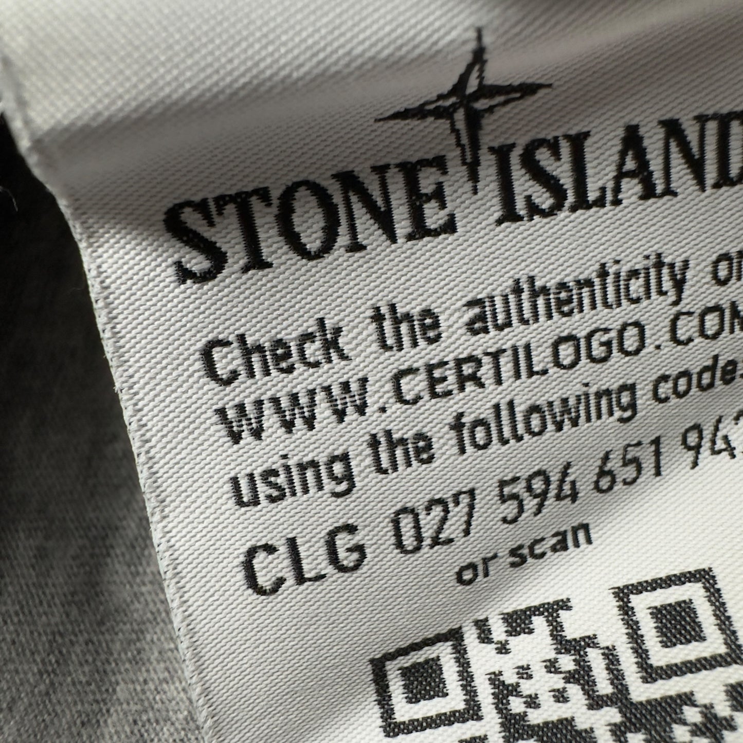 A/W 16 Stone Island Long Sleeve Patch T-Shirt - Grey