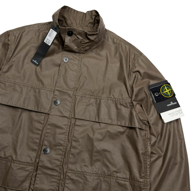S/S 26 Stone Island Waxed Pigment Cotton Tela Field Jacket - Umber Brown