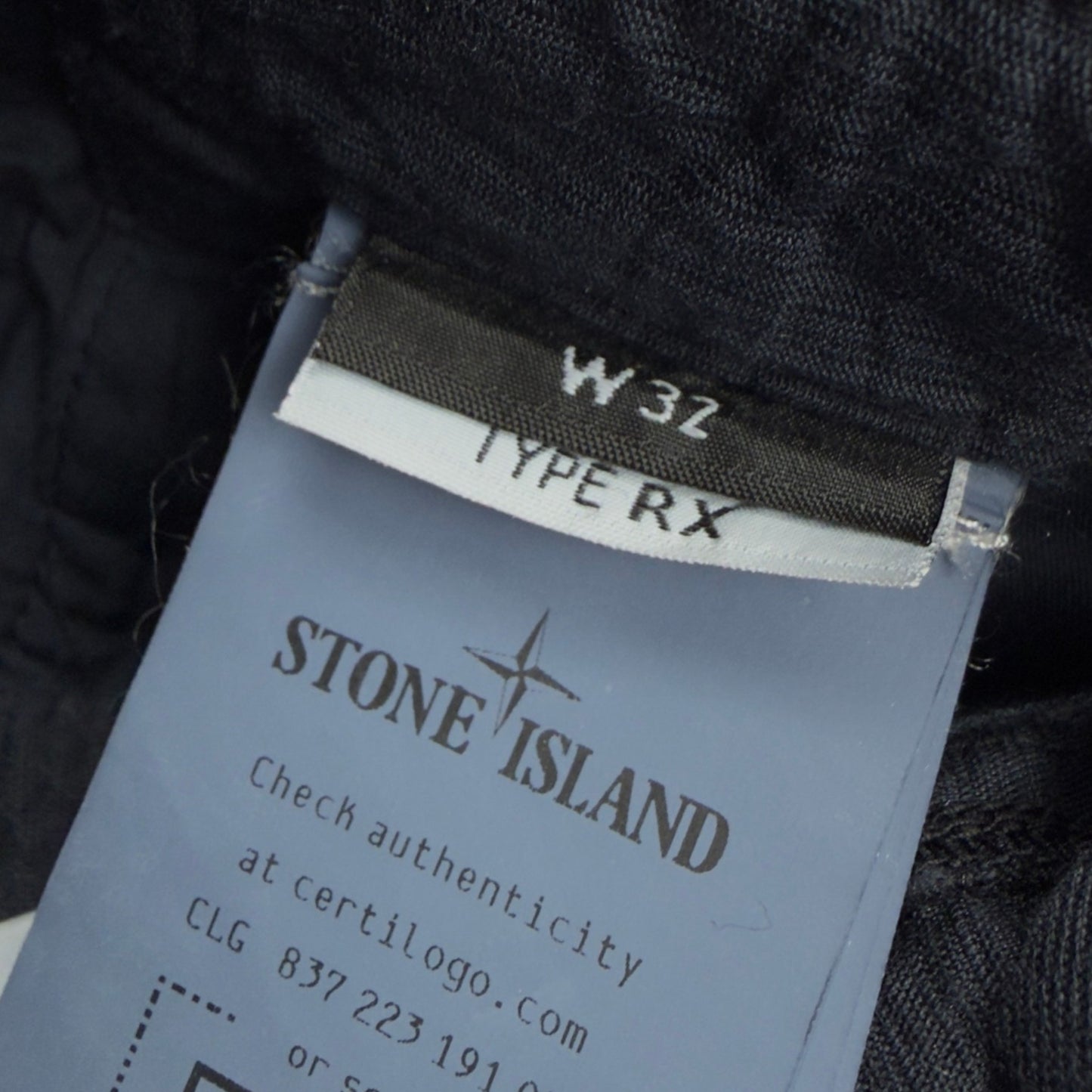 A/W 25 Stone Island Wrinkled Corduroy 500-TC Relaxed Trousers - Navy