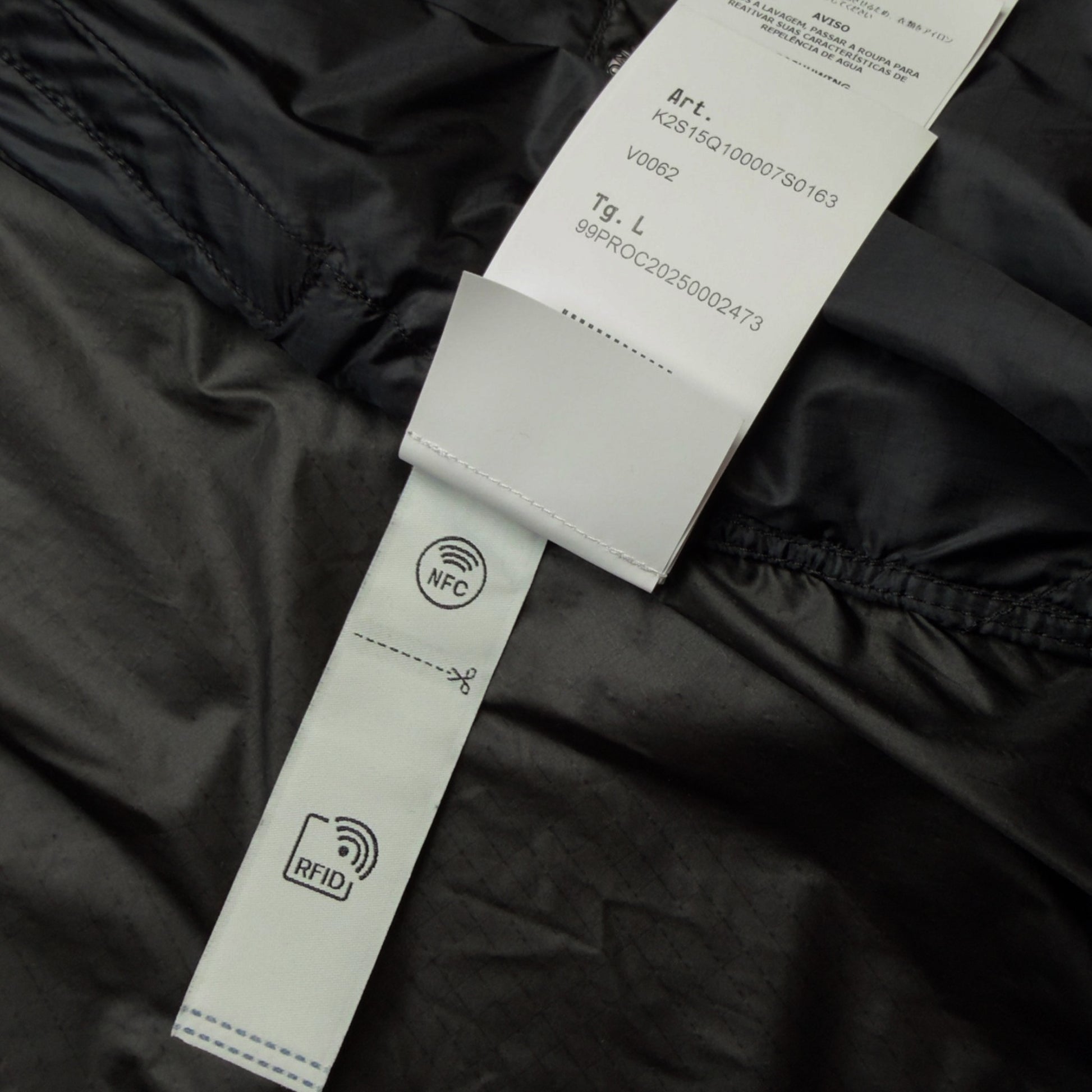 A/W 25 Stone Island Ripstop Light HT Nylon Windbreaker Jacket - Black