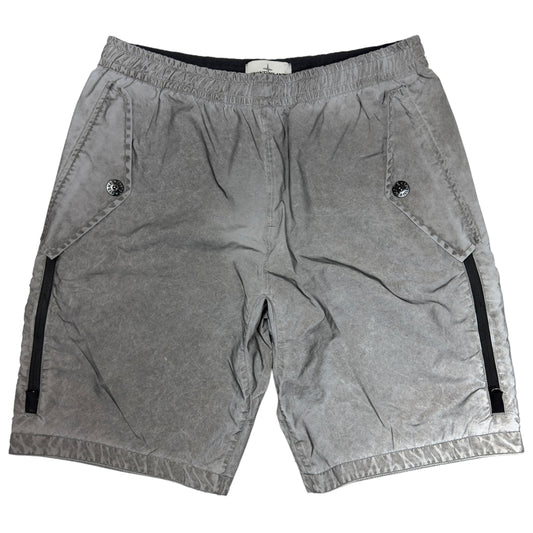 S/S 20 Stone Island Dust Plated Reflective Shorts