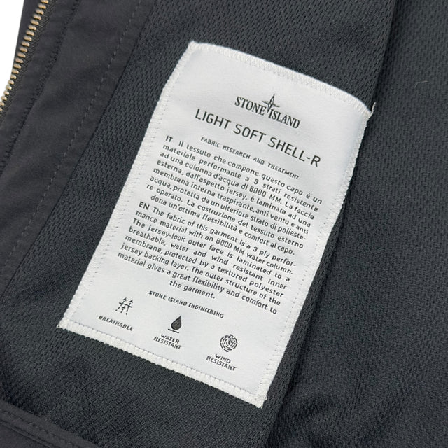 S/S 18 Stone Island Light Soft Shell - R