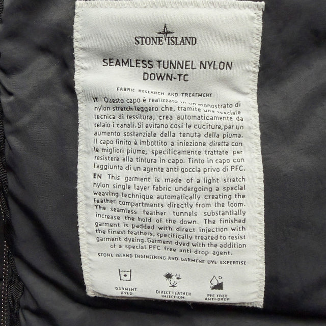 A/W 23 Stone Island Seamless Tunnel Nylon Down TC Puffer Jacket - Black