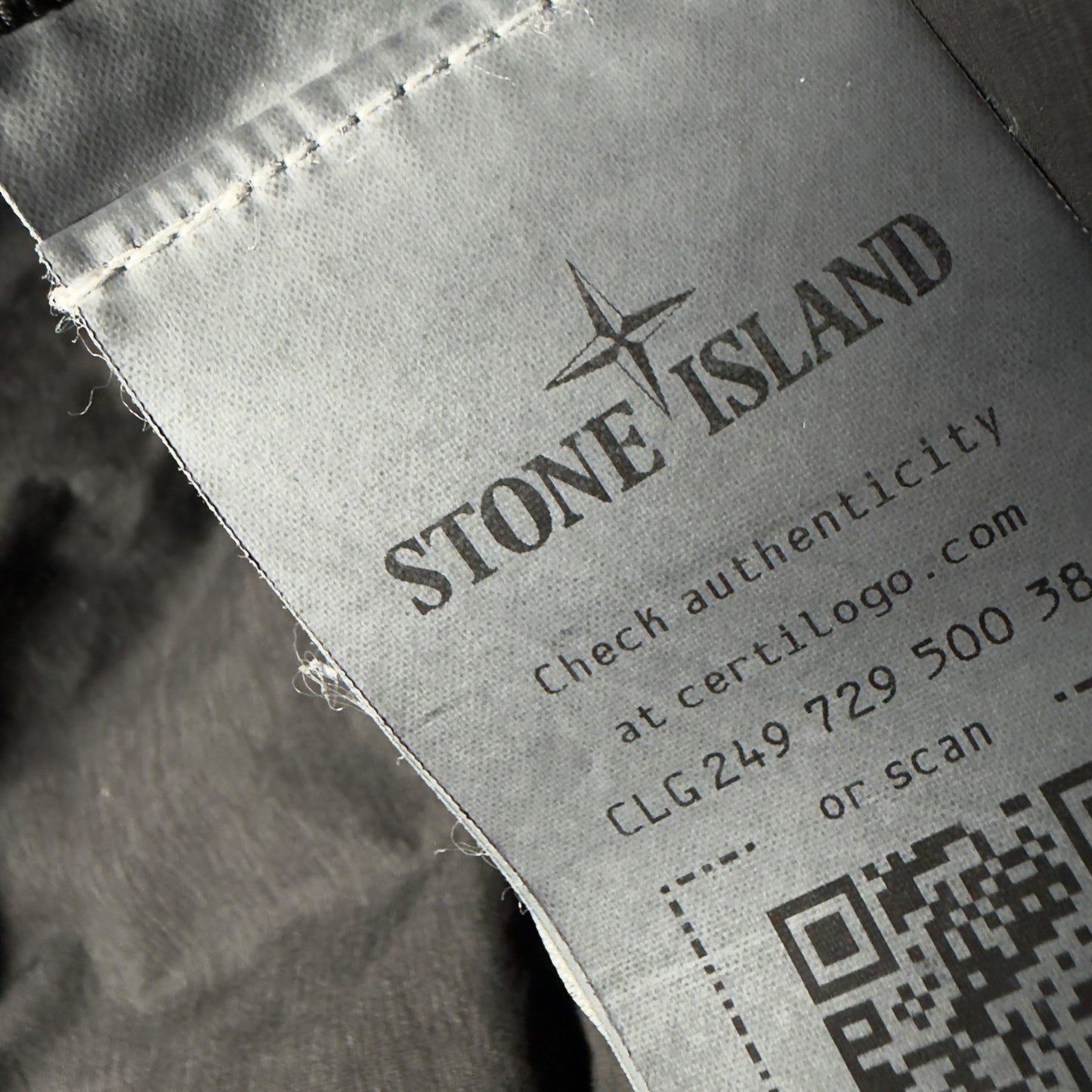 A/W 23 Stone Island Seamless Tunnel Nylon Down TC Puffer Jacket - Black