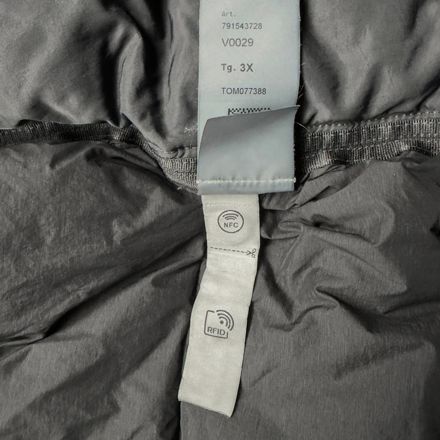 A/W 23 Stone Island Seamless Tunnel Nylon Down TC Puffer Jacket - Black