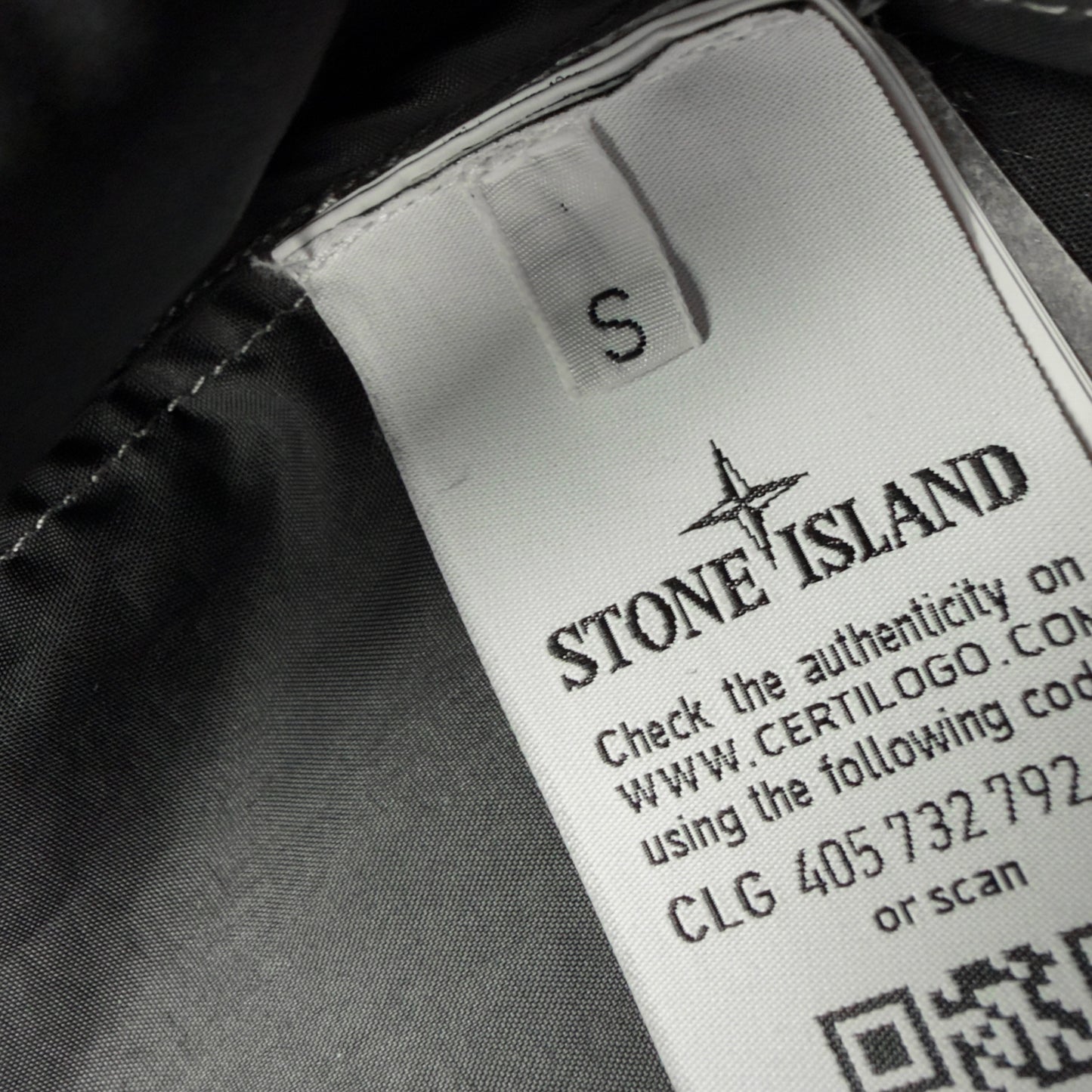 S/S 20 Stone Island Plated Reflective with Dust Colour Finish Special Process Jacket