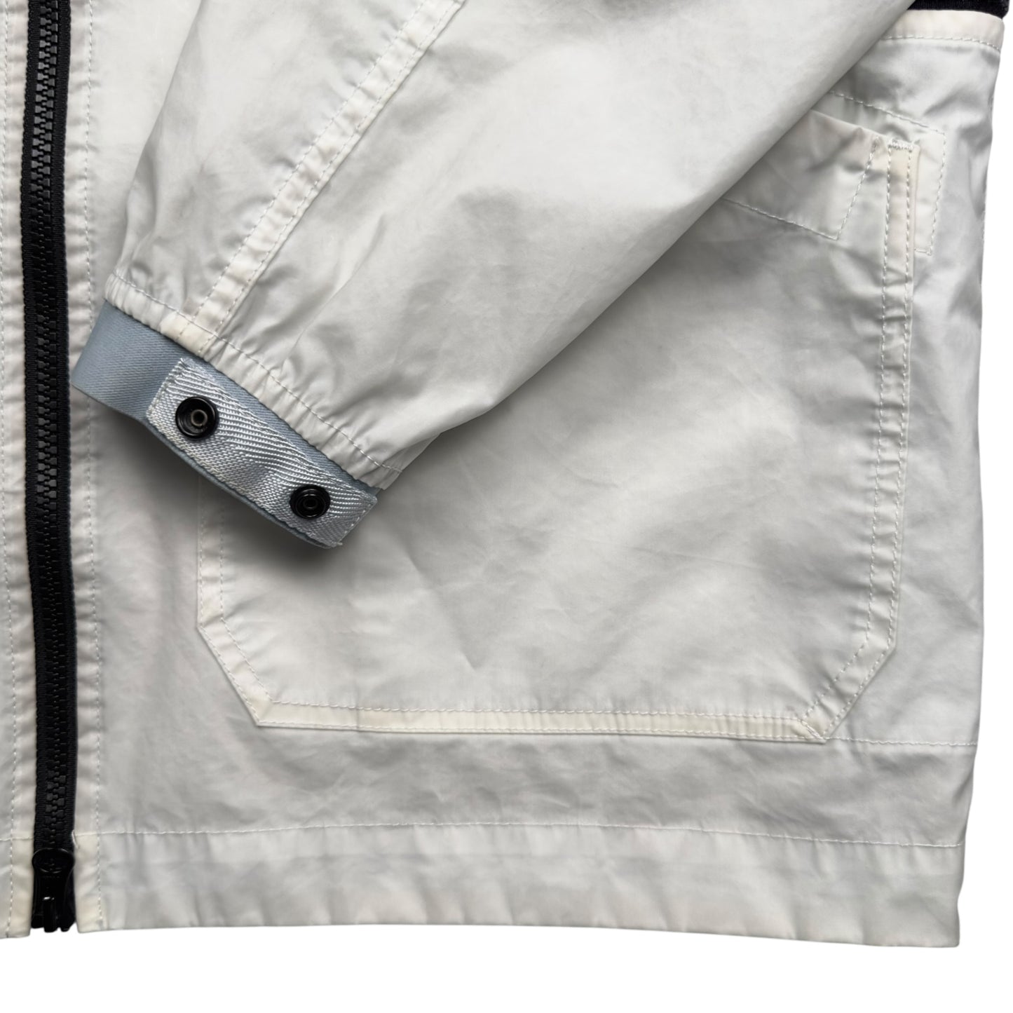 S/S 22 Stone Island Aggressive Gommato Jacket - White