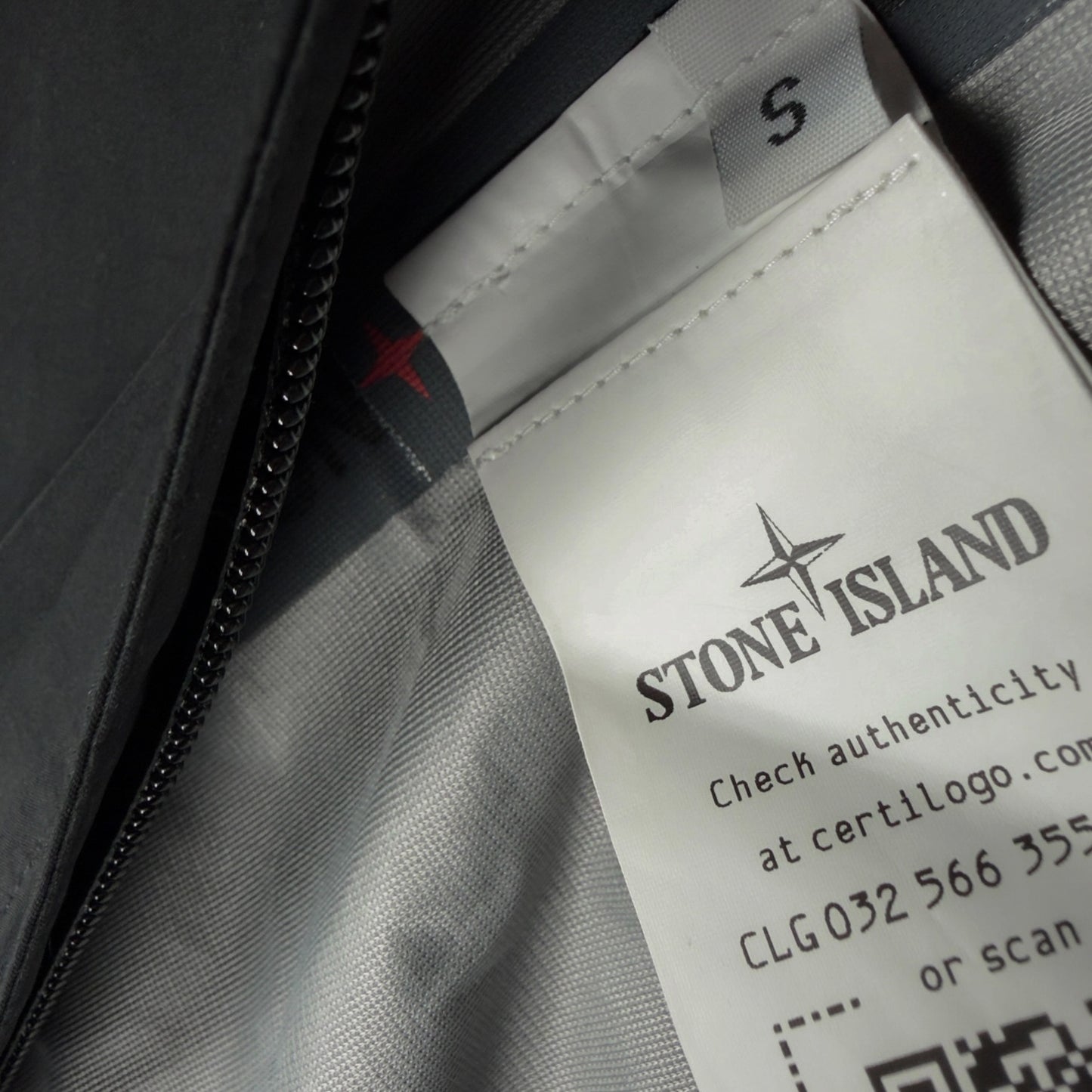 S/S 22 Stone Island Marina 3L Gore-Tex Recycled Polyester Zip Smock - Black