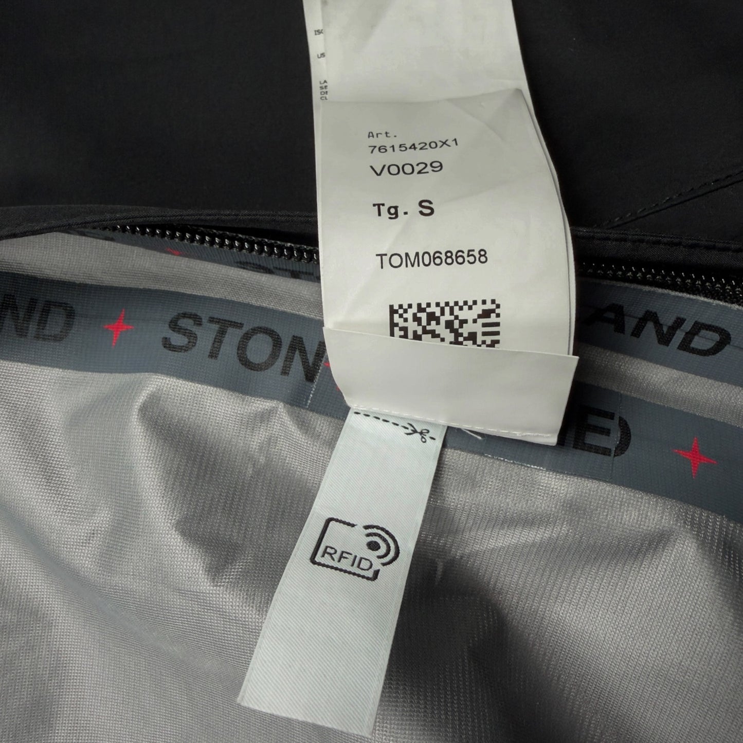 S/S 22 Stone Island Marina 3L Gore-Tex Recycled Polyester Zip Smock - Black