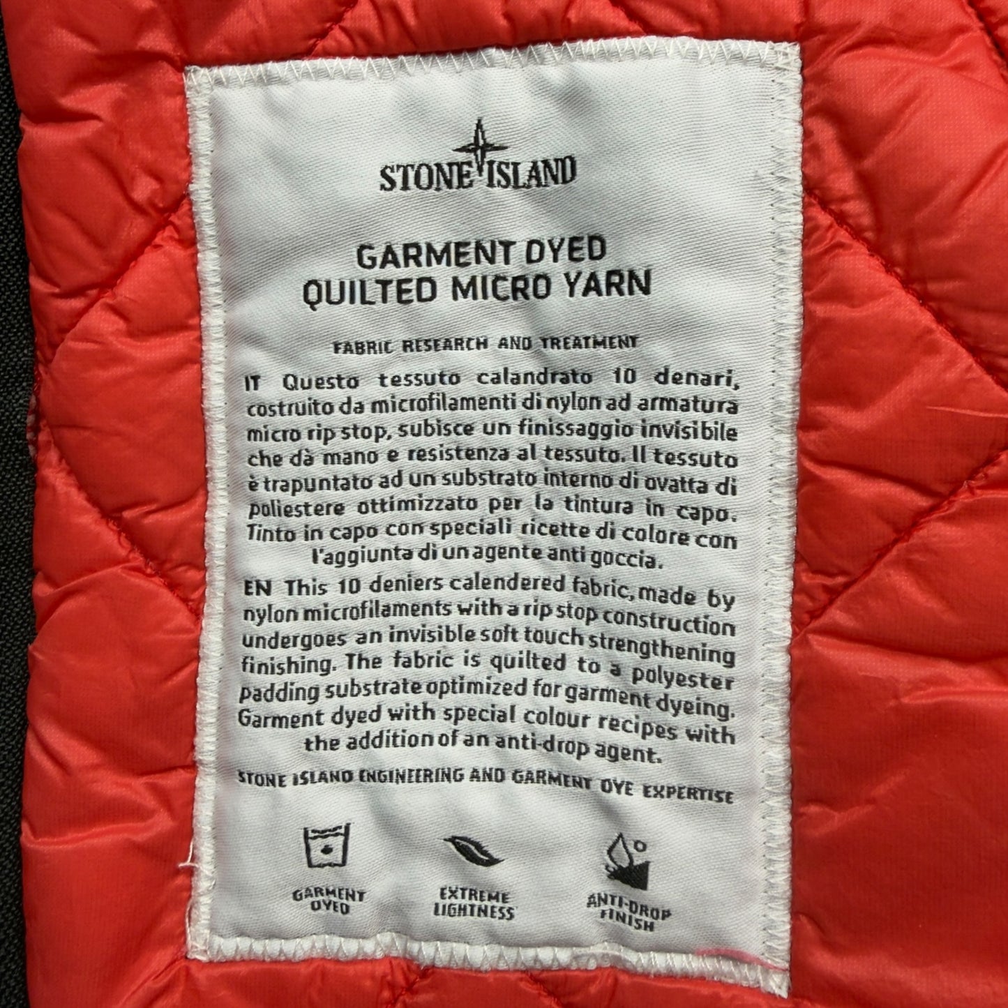 S/S 19 Stone Island Micro Yarn Quilted Gilet - Red
