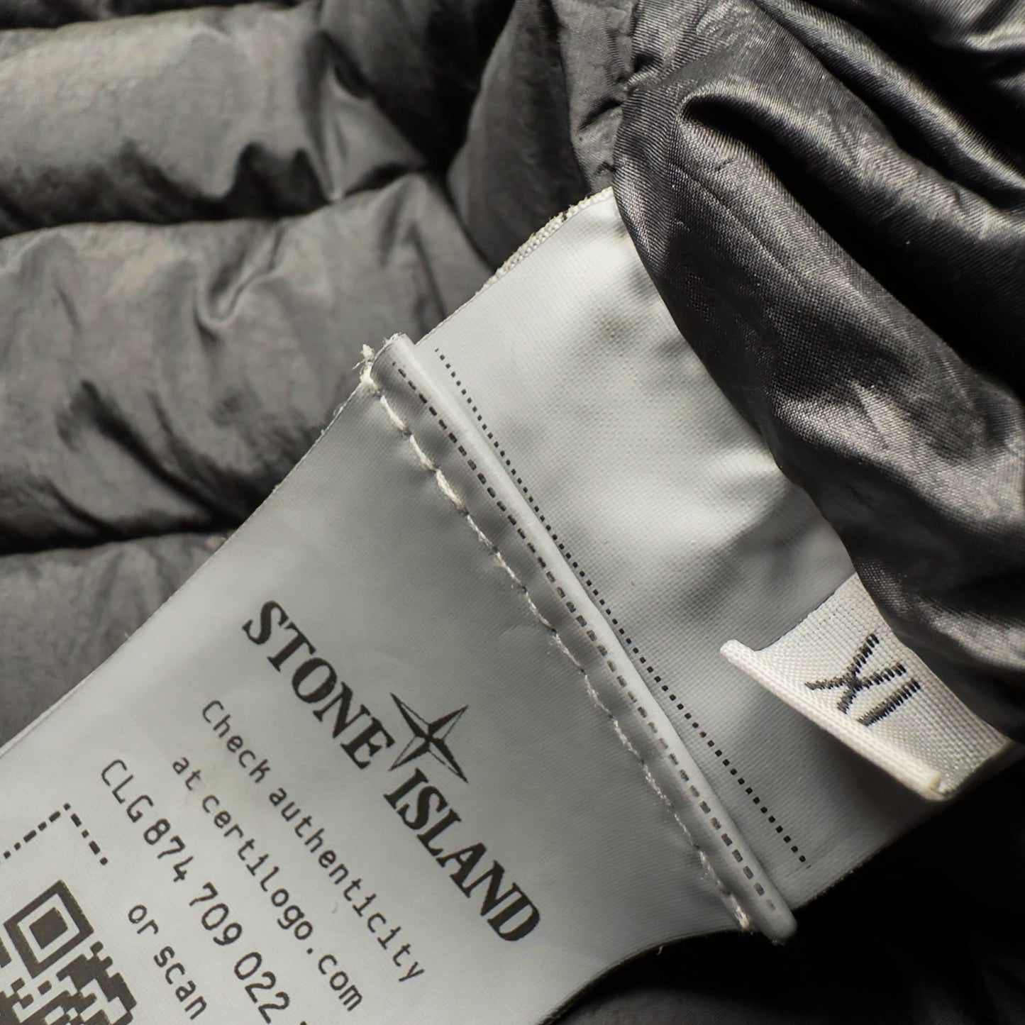 A/W 22 Stone Island Loom Woven Chambers R-Nylon Down TC Puffer Jacket - Black