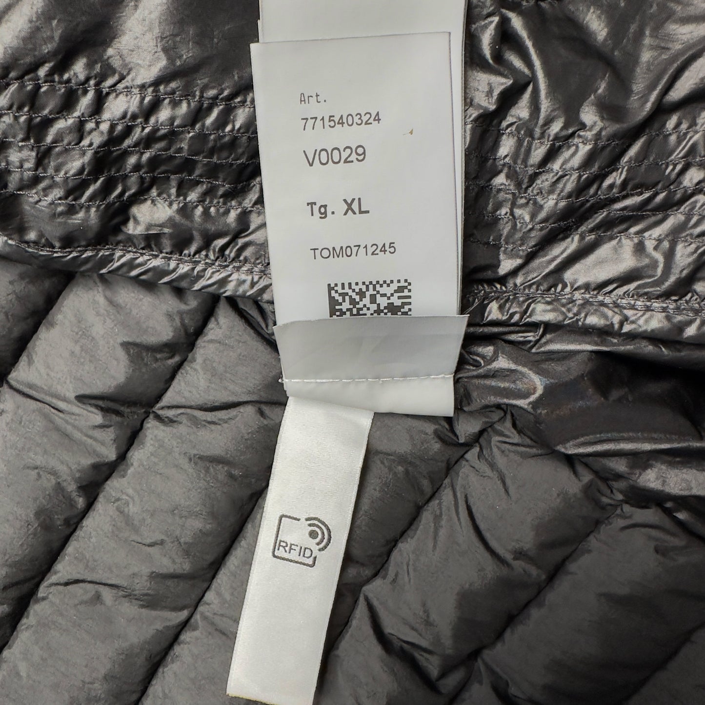 A/W 22 Stone Island Loom Woven Chambers R-Nylon Down TC Puffer Jacket - Black