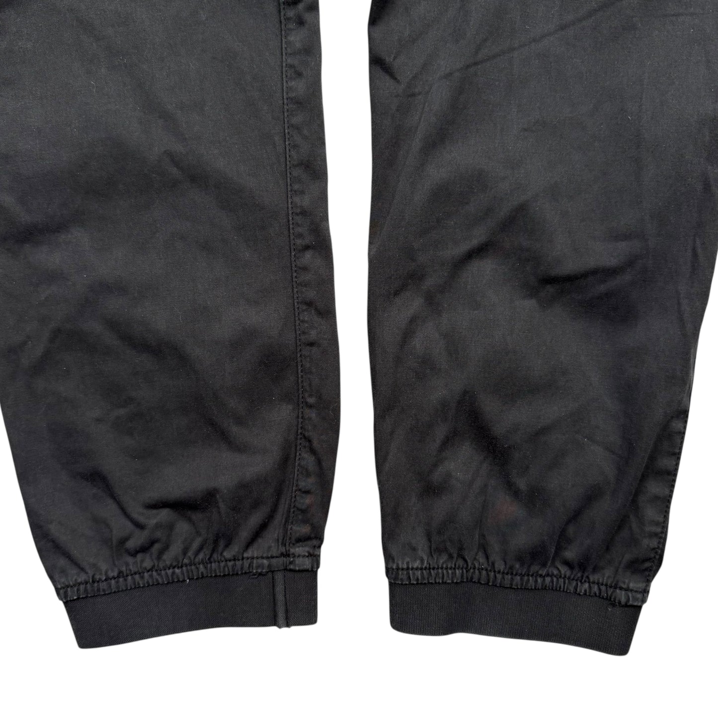 A/W 22 Stone Island Cuffed Cargo Trousers - Black