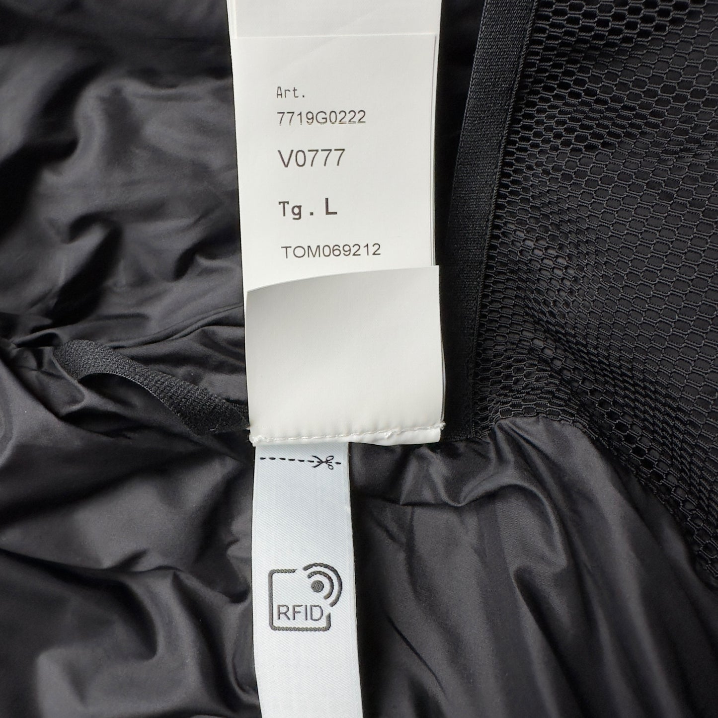 A/W 22 Stone Island Shadow Project Textile Non Woven Poly Down Gilet