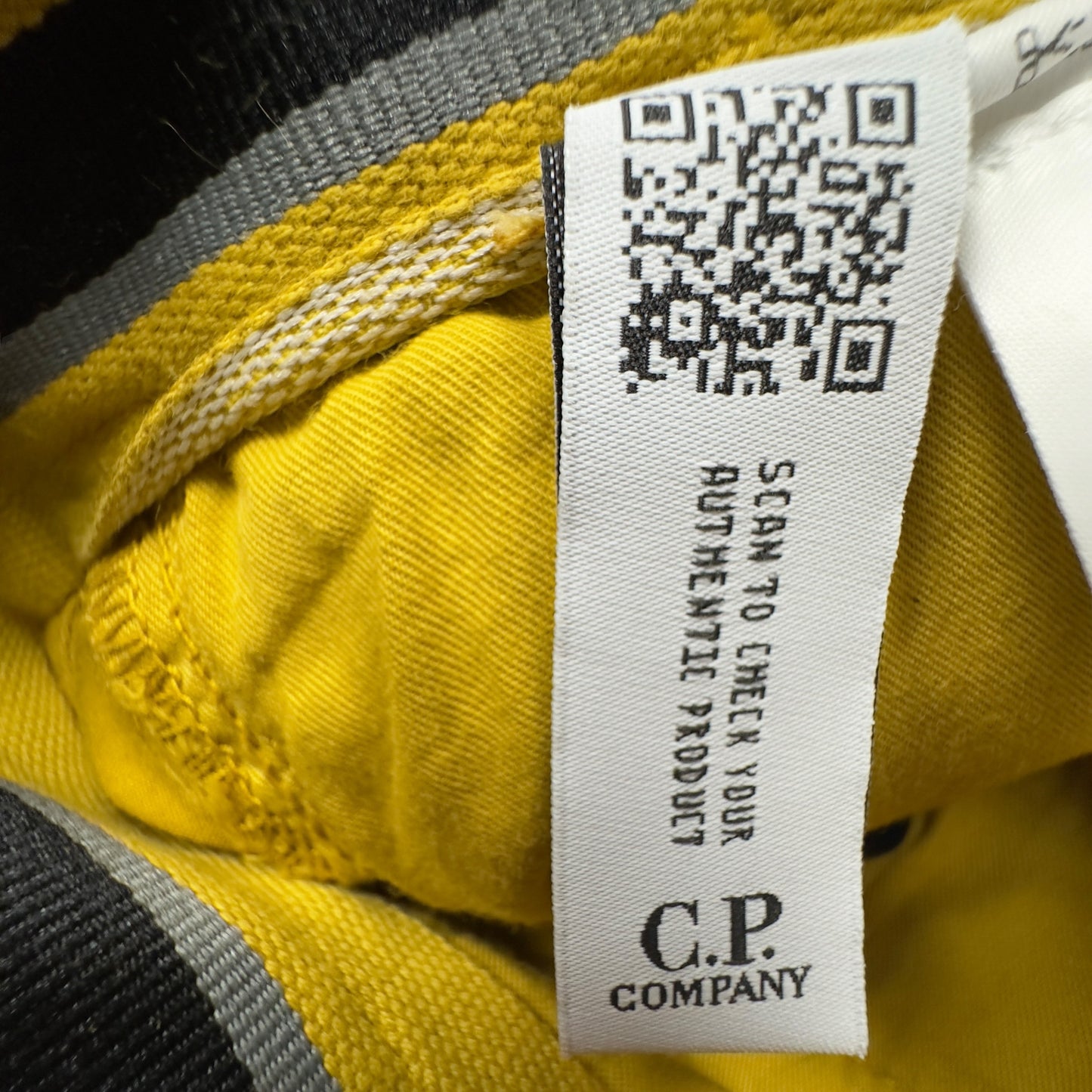 C.P. Company Sateen Cargo Shorts - Yellow