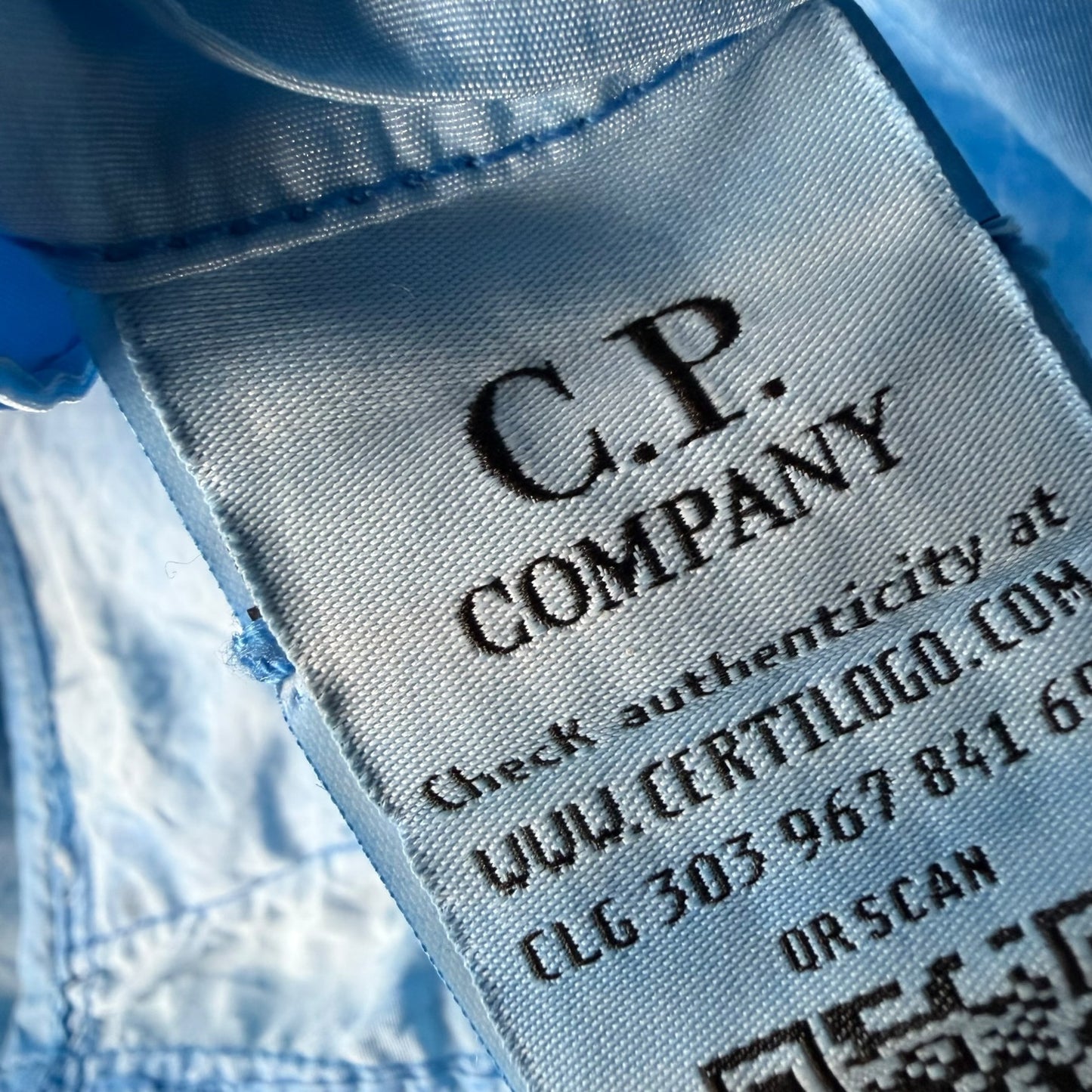 C.P. Company M.T.t.N. Internally Coloured Envelope La Mille Goggle Jacket - Blue