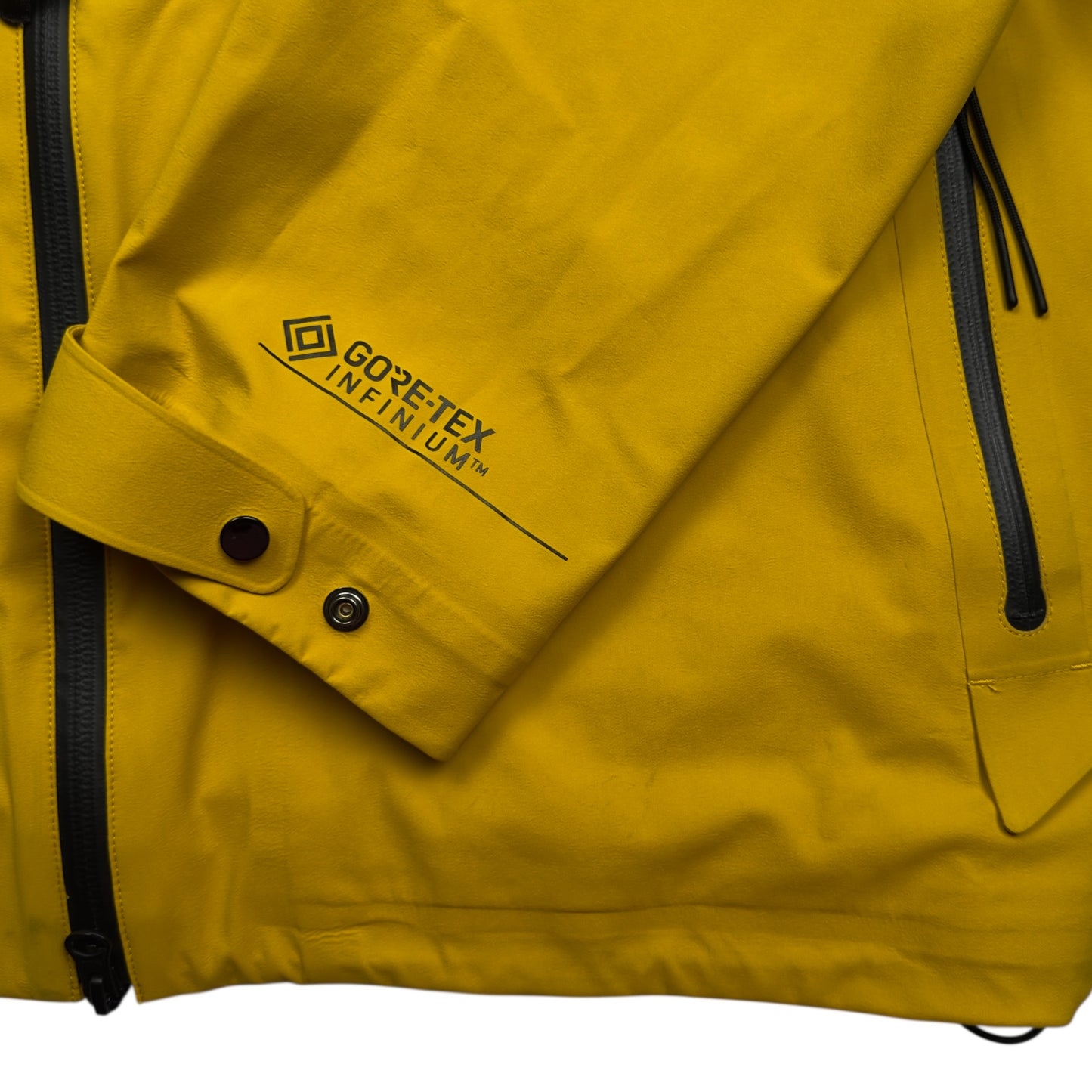 C.P. Company Gore-Tex Infinium Goggle Jacket - Yellow