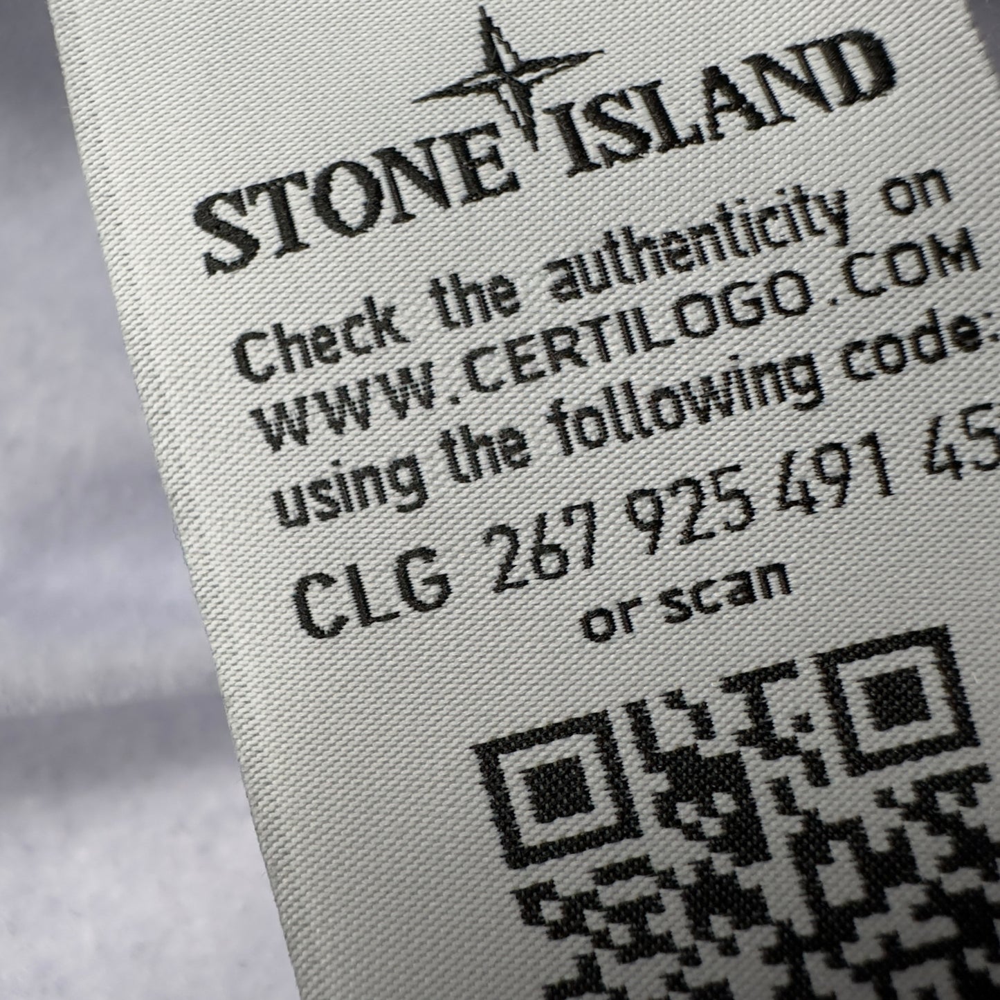A/W 18 Stone Island Lamy Flock Jacket - White