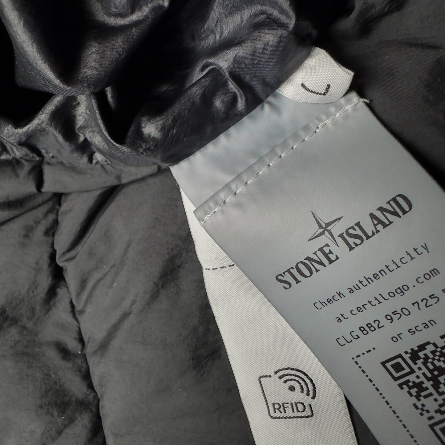 S/S 24 Stone Island Loom Woven Chambers R-Nylon Down TC Puffer Jacket - Navy